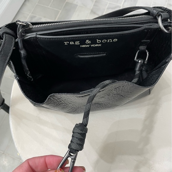 👜SOLD OUT 👜 Rag & Bone Patent Passenger Crossbody - Picture 4 of 4